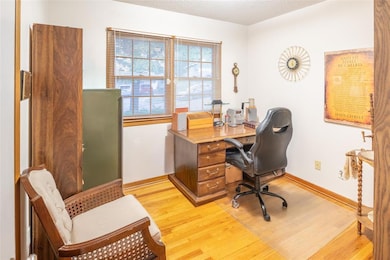 4212 Valley Cir, Des Moines, IA 50317 - photo 7