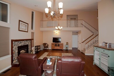 2532 Eleusis Living Room_1