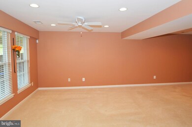 25261 Gothic Square, Chantilly, VA 20152 - photo 5