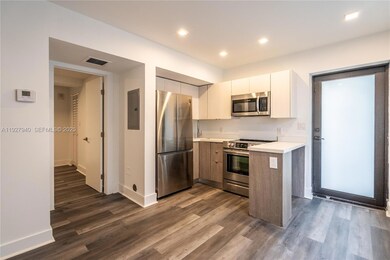 1985 Bay Dr unit 109, Miami Beach, FL 33141 - photo 5