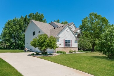 6475 Meadow Creek Dr, Dexter, MI 48130 - photo 2