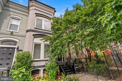 822 7th St NE unit 2, Washington, DC 20002 - photo 2