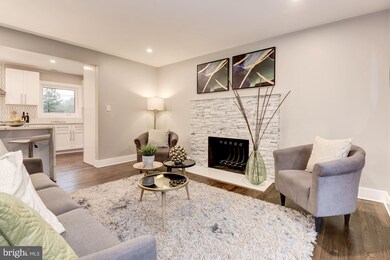 1027 N Quaker Ln, Alexandria, VA 22302 - photo 5