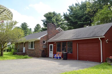 435 Cottontail Ln, East Stroudsburg, PA 18301 - photo 2