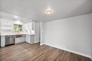 703 Timberline St, Kennedale, TX 76060 - photo 5