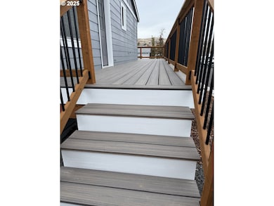 407 Dufur Ave, Maupin, OR 97037 - photo 6