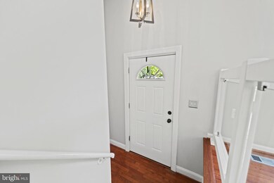 2362 Hunters Square Ct, Reston, VA 20191 - photo 6