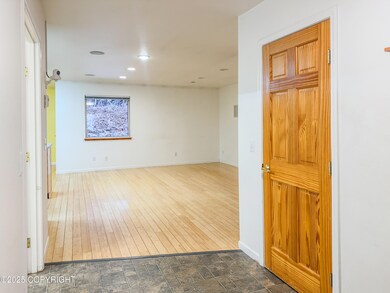 502 Rangeview-01