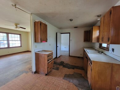 3236 SW 31st Terrace, Topeka, KS 66614 - photo 4