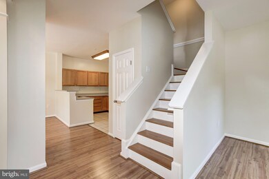 8735 Bright Meadow Ct, Odenton, MD 21113 - photo 5