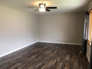 Living Room 4-26<|><|>