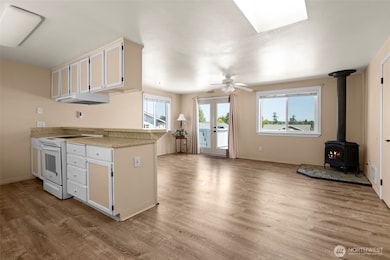 404 NE 4th St, Coupeville, WA 98239 - photo 2