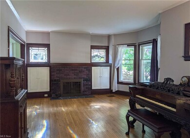 Living Room with Walk-in Bay