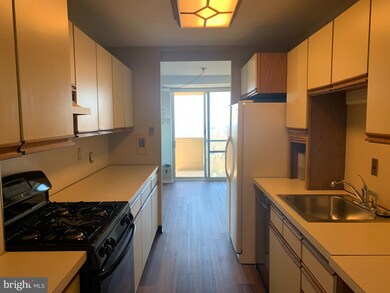 The Devon Condo unit 1506, Wilmington, DE 19806 - photo 2