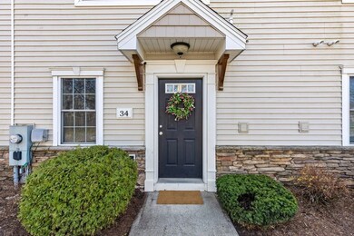 34 Regency Ct unit 34, Chicopee, MA 01020 - photo 2