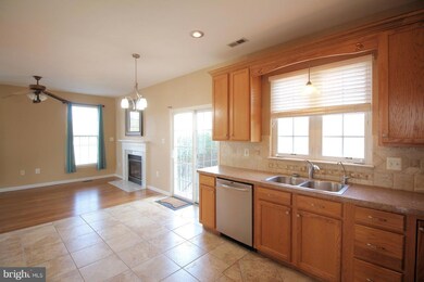 11218 Englewood Ct, Fredericksburg, VA 22407 - photo 5