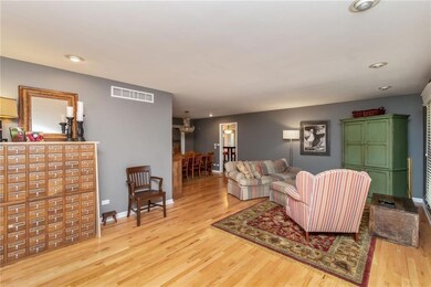 1724 Plaza Cir, Windsor Heights, IA 50324 - photo 5