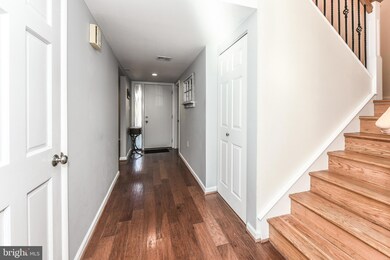 11416 Links Dr, Reston, VA 20190 - photo 5