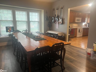 103 W Saunders St, Mount Pleasant, IA 52641 - photo 6