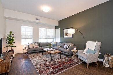 unlisted-address, Elmhurst, IL 60126 - photo 4