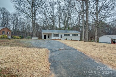 1018 Holly Hills Dr, Gastonia, NC 28052 - photo 3