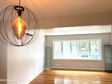 11W1-DINING ROOM