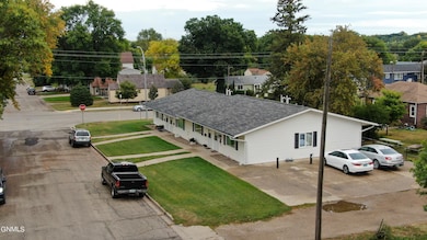 4 Plex Side