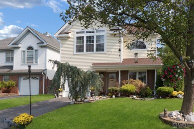 31 Glen Oaks Ct, Old Bridge, NJ 08857 - photo 2