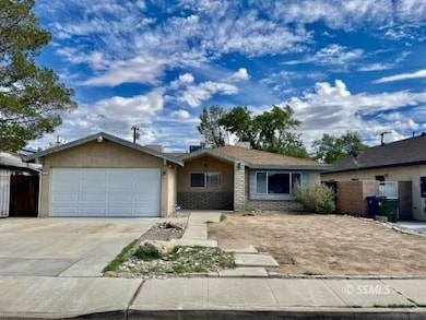 228 S Greenlawn St, Ridgecrest, CA 93555 - photo 2