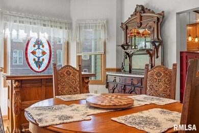 515 College Ave, Lincoln, IL 62656 - photo 2