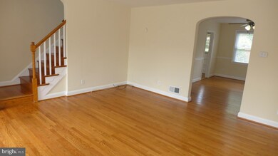 214 Medwick Garth E, Catonsville, MD 21228 - photo 5