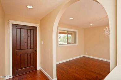 3 Foyer