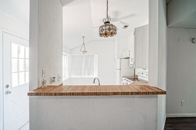 3103 Quail Run Dr, Alvin, TX 77511 - photo 7