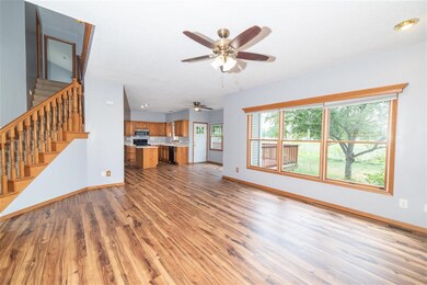 5225 Shawnee Dr, Davenport, IA 52804 - photo 4