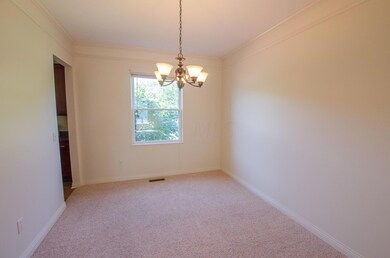 05 Dining room