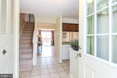 5998 Rowanberry Dr, Elkridge, MD 21075 - photo 2