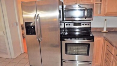 10866 W Santa fe Dr, Sun City, AZ 85351 - photo 3