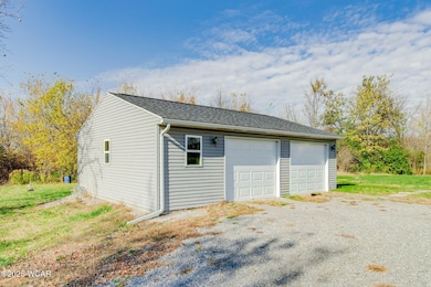 28-web-or-mls-2025 11 03 - 663NMcClureRd