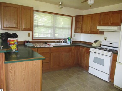 120 Pickett St, Whittemore, MI 48770 - photo 3