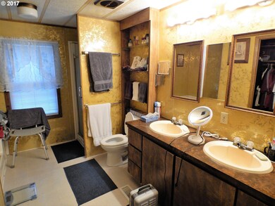 Bathroom, Attached
