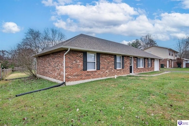 554 Cheyenne Rd, Radcliff, KY 40160 - photo 2