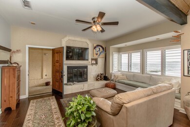 Foyer & Living Room