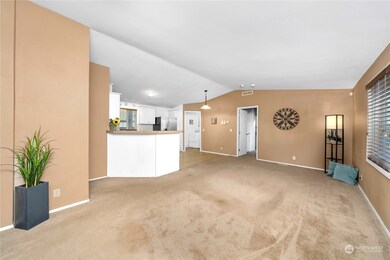 1720 Maple Ln unit 22, Kent, WA 98030 - photo 6