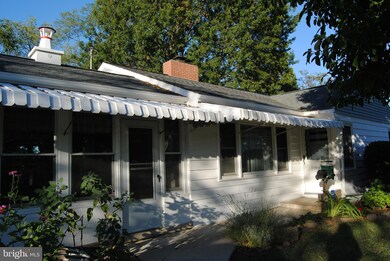 235 W Myrtle St, Littlestown, PA 17340 - photo 4