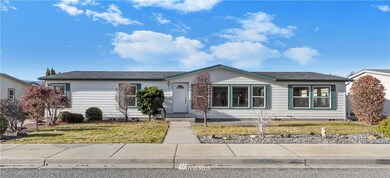 514 Newport Plaza, East Wenatchee, WA 98802 - photo 2