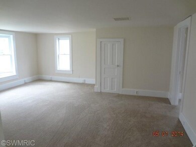 131 E Beech St, Cedar Springs, MI 49319 - photo 4