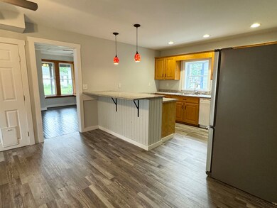 82 Maple St, Newport, VT 05855 - photo 5