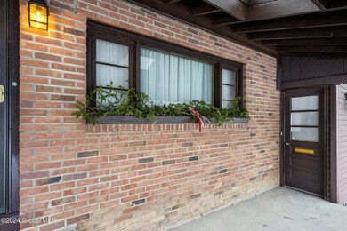 7-web-or-mls-2801-consaul-rd