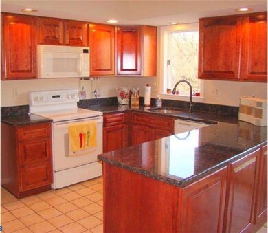 1366 Cinnamon Dr, Fort Washington, PA 19034 - photo 4