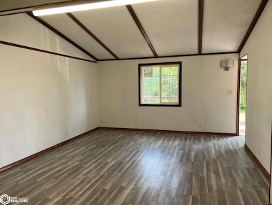 321 W Clay St, Osceola, IA 50213 - photo 4